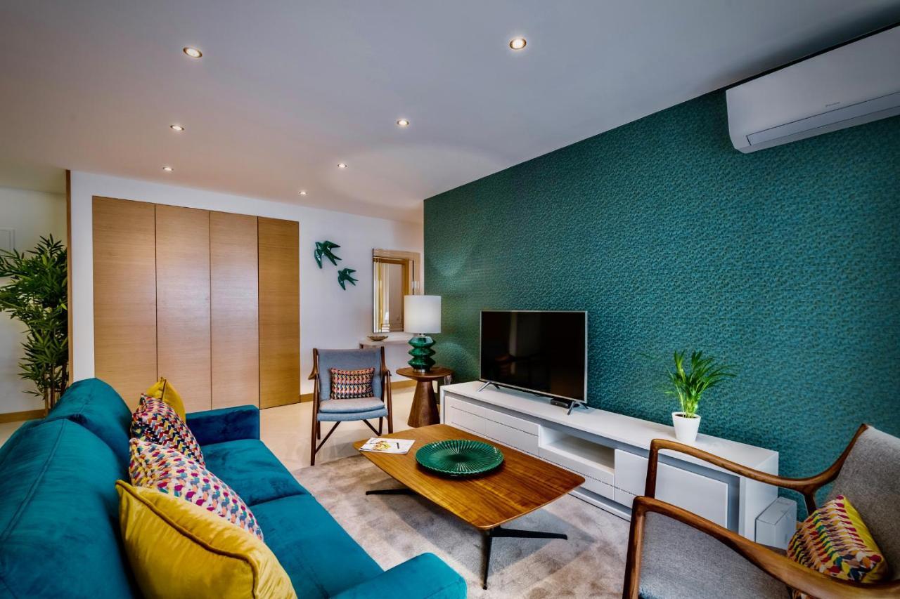 Coolhouses Lagos, 2 Bed Stylish City Flat, Rooftop Shared Pool, Clayheart 외부 사진