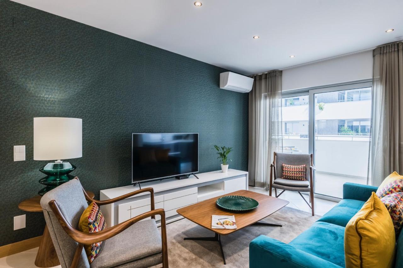 Coolhouses Lagos, 2 Bed Stylish City Flat, Rooftop Shared Pool, Clayheart 외부 사진