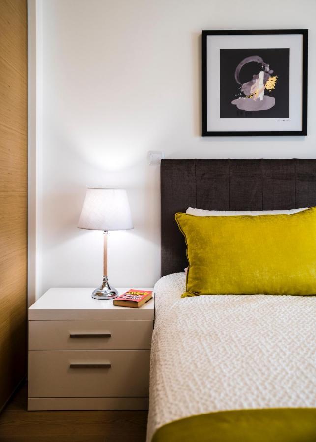 Coolhouses Lagos, 2 Bed Stylish City Flat, Rooftop Shared Pool, Clayheart 외부 사진