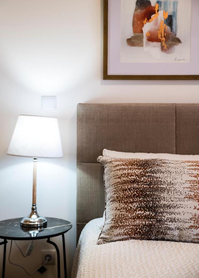 Coolhouses Lagos, 2 Bed Stylish City Flat, Rooftop Shared Pool, Clayheart 외부 사진