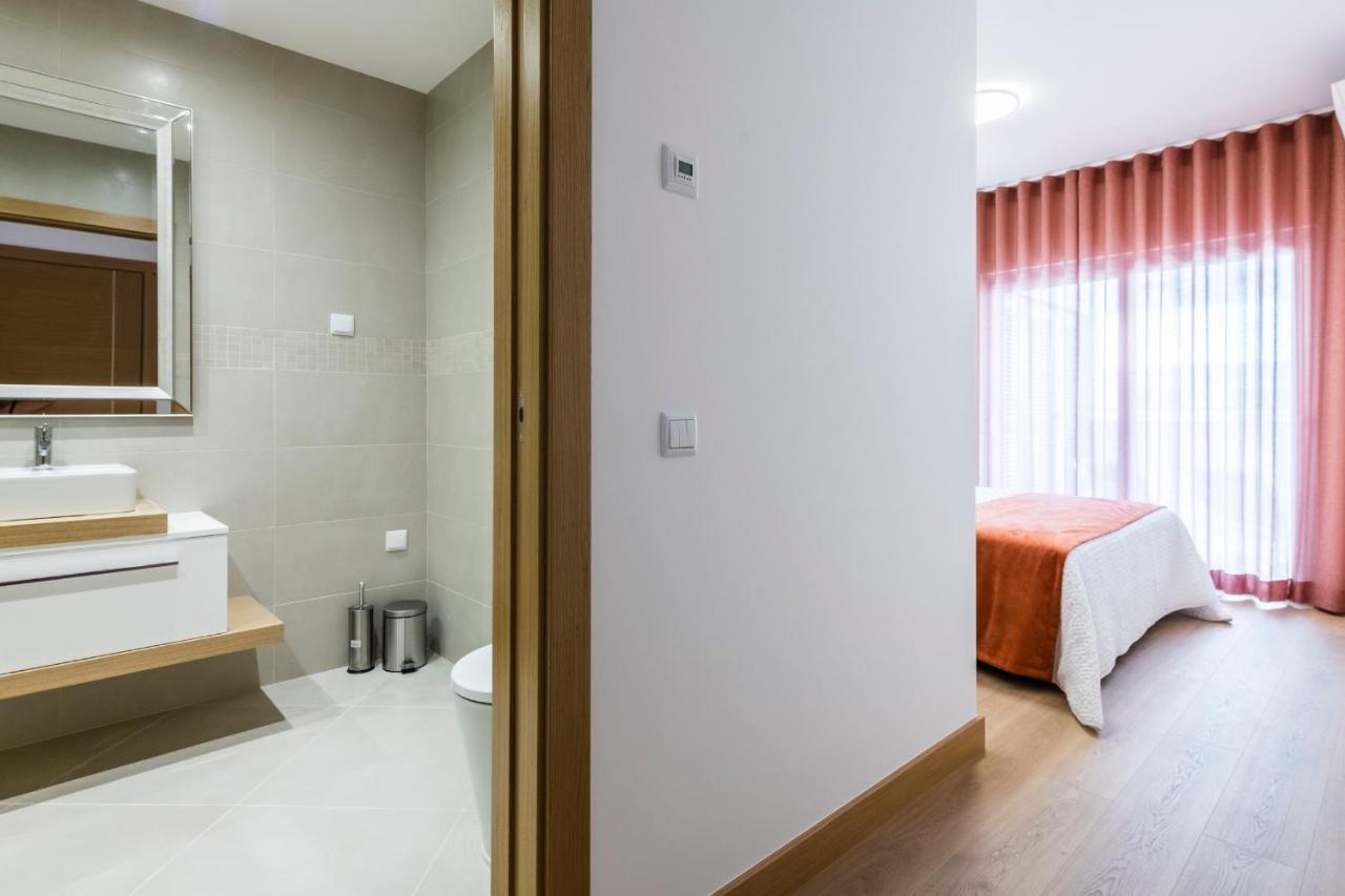 Coolhouses Lagos, 2 Bed Stylish City Flat, Rooftop Shared Pool, Clayheart 외부 사진